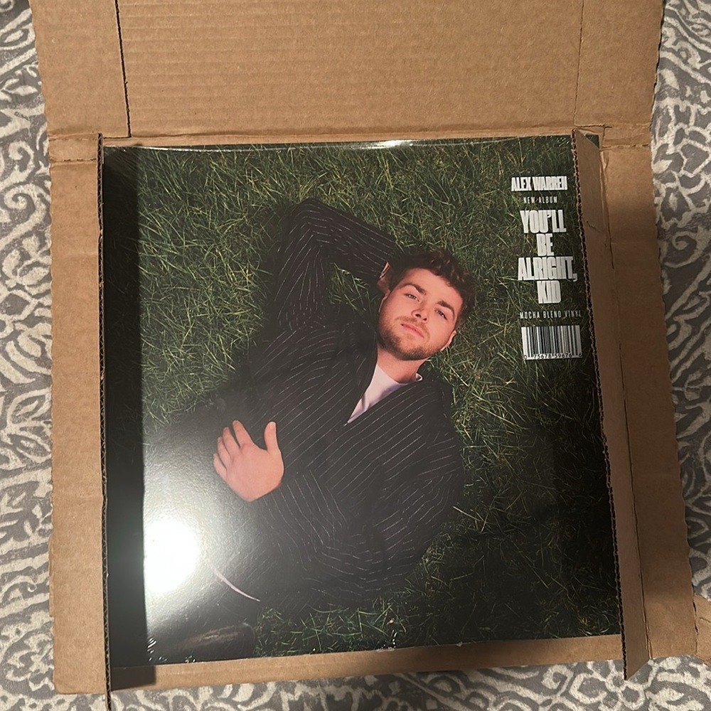 NWT Alex Warren You’ll Be Alright Kid Mocha Blend Vinyl